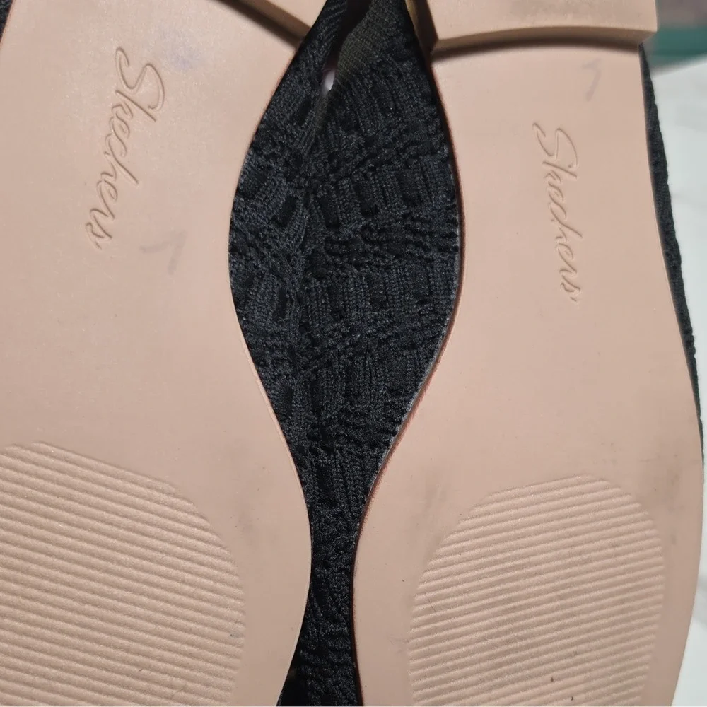 Skechers women black